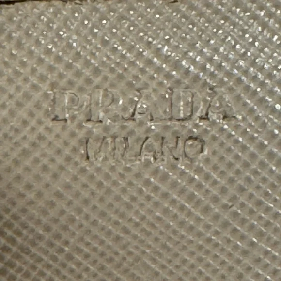 💛 SOLD 💛 Prada Saffiano Leather Bow Continental Wallet - Picture 5 of 16